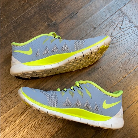 nike free neon yellow